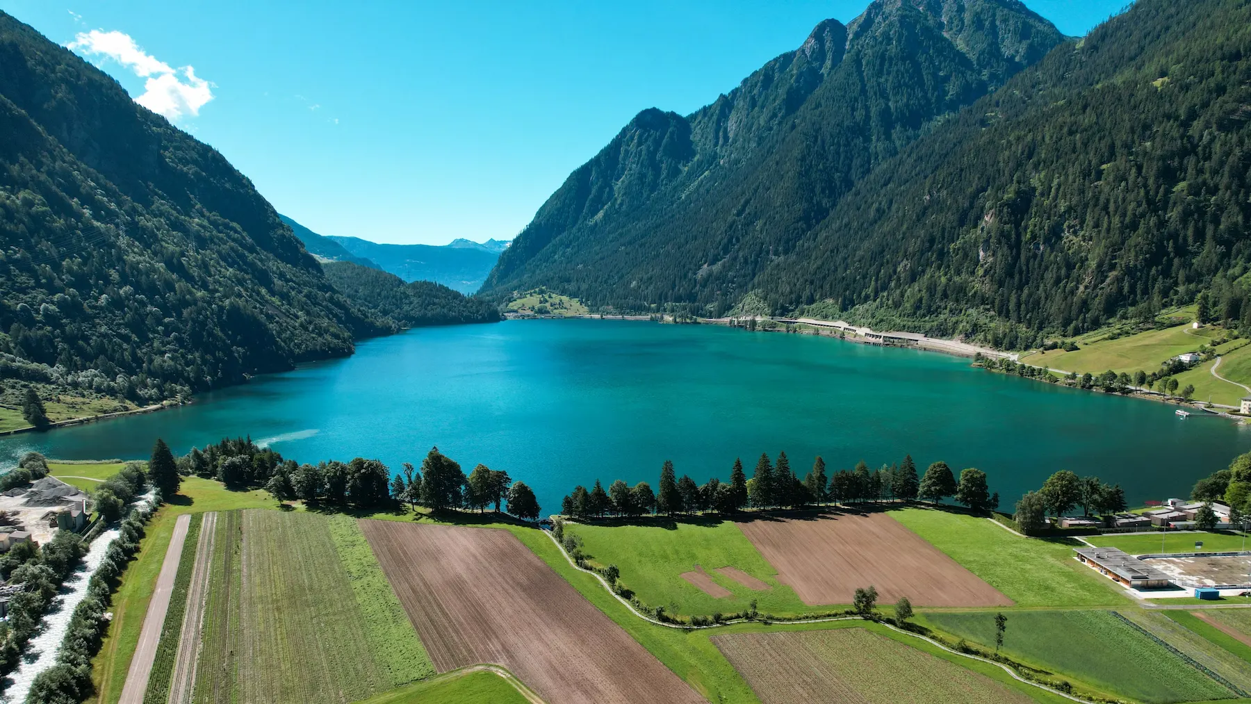Poschiavo: Dove la Geografia Diventa Poesia Poschiavo: Dove la Geografia Diventa Poesia